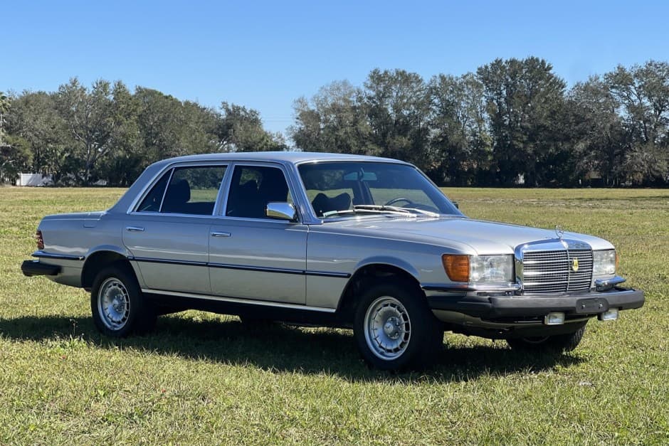 1977 Mercedes-Benz 450SEL 6.9 sold for $32,000