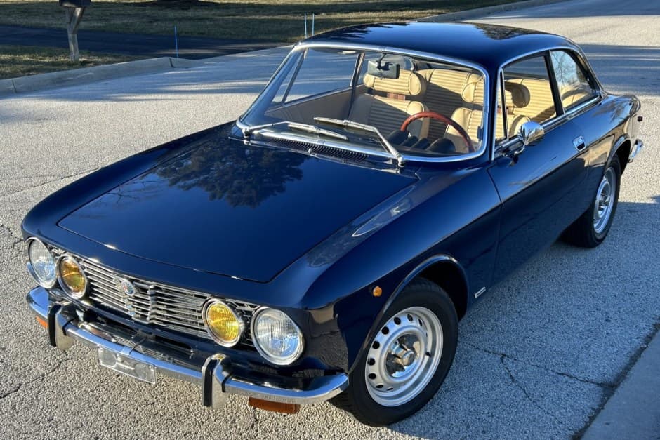 1973 Alfa Romeo 105/115 Series Coupe sold for $53,000