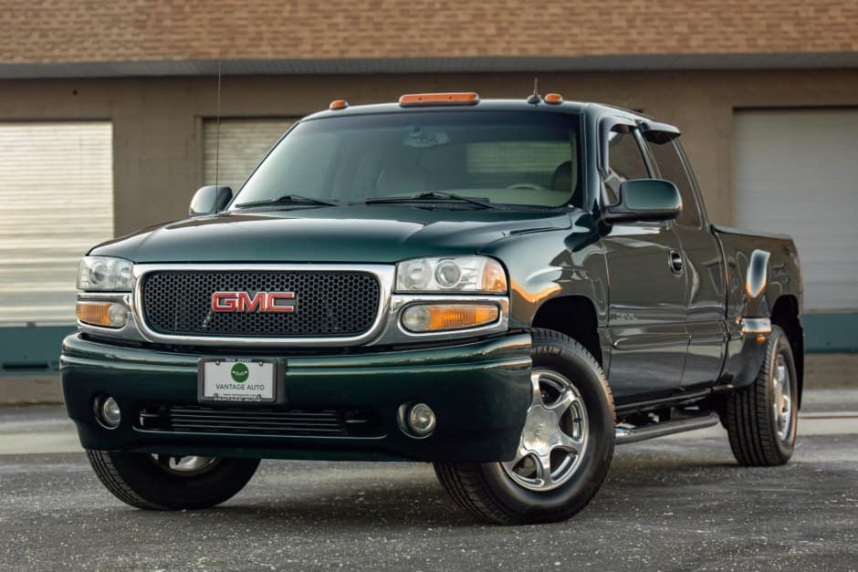 2002 GMC Sierra (GMT800 1999-2007) sold for $19,750