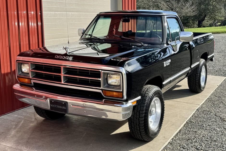 1988 Dodge Ram (1981-1993) sold for $25,501