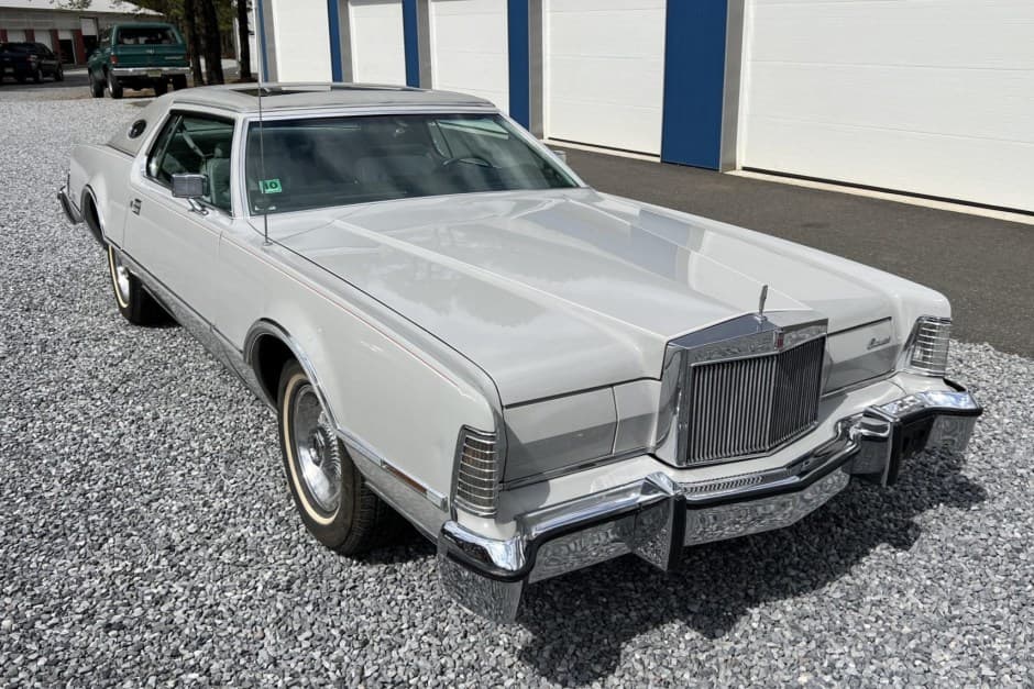 1976 Lincoln Continental Mark IV (1972-1976) sold for $15,000