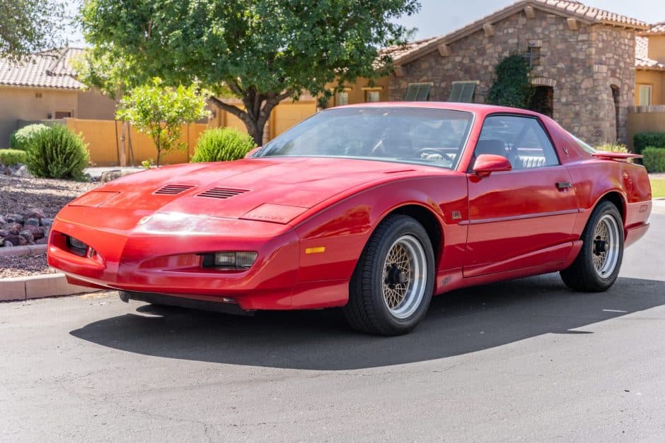 1991 Pontiac Firebird (1982-1992) sold for $9,150