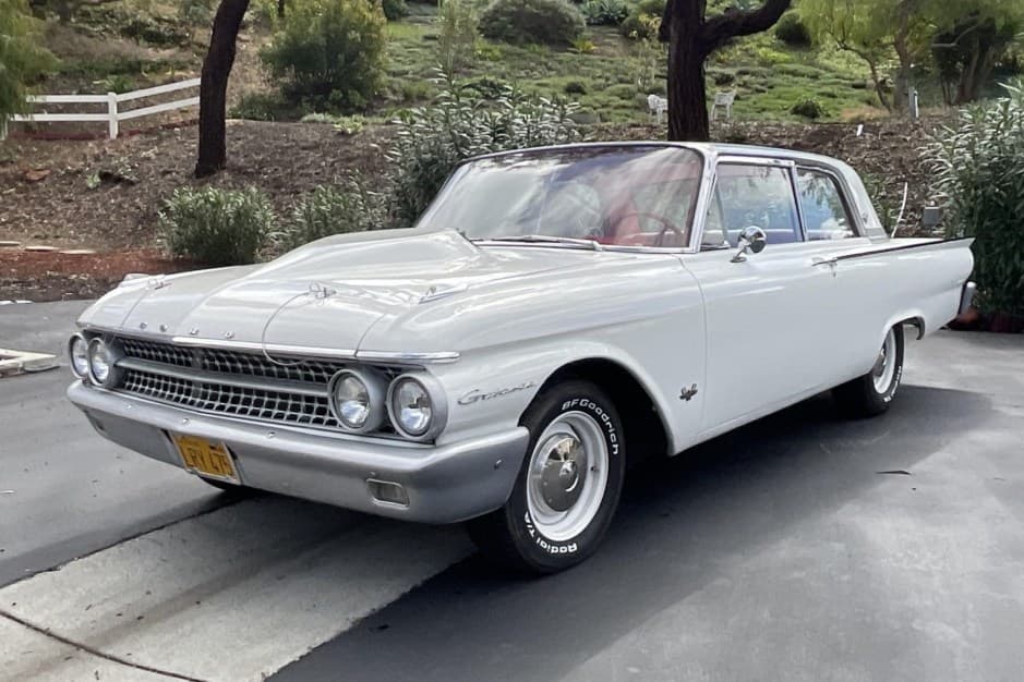1961 Ford Galaxie sold for $25,000