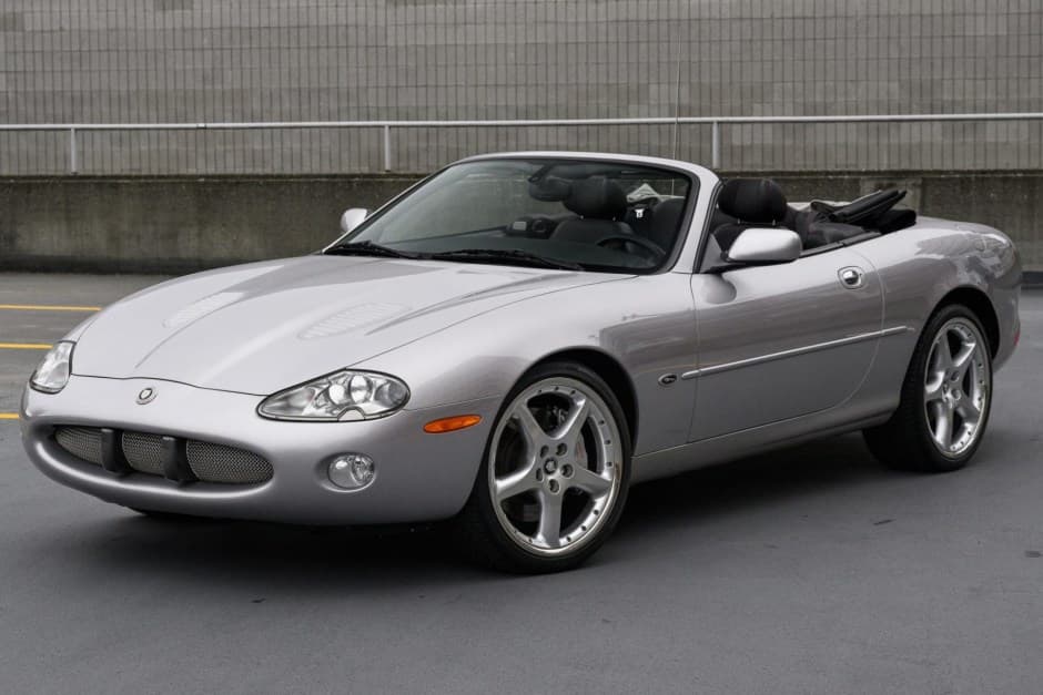 2001 Jaguar XKR sold for $15,500