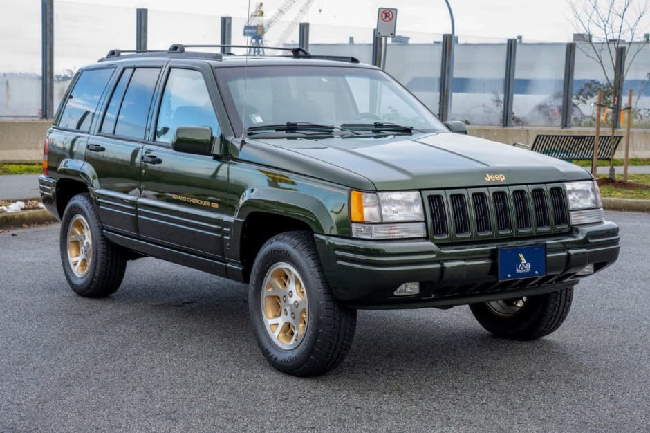 1996 Jeep ZJ Grand Cherokee sold for $18,500