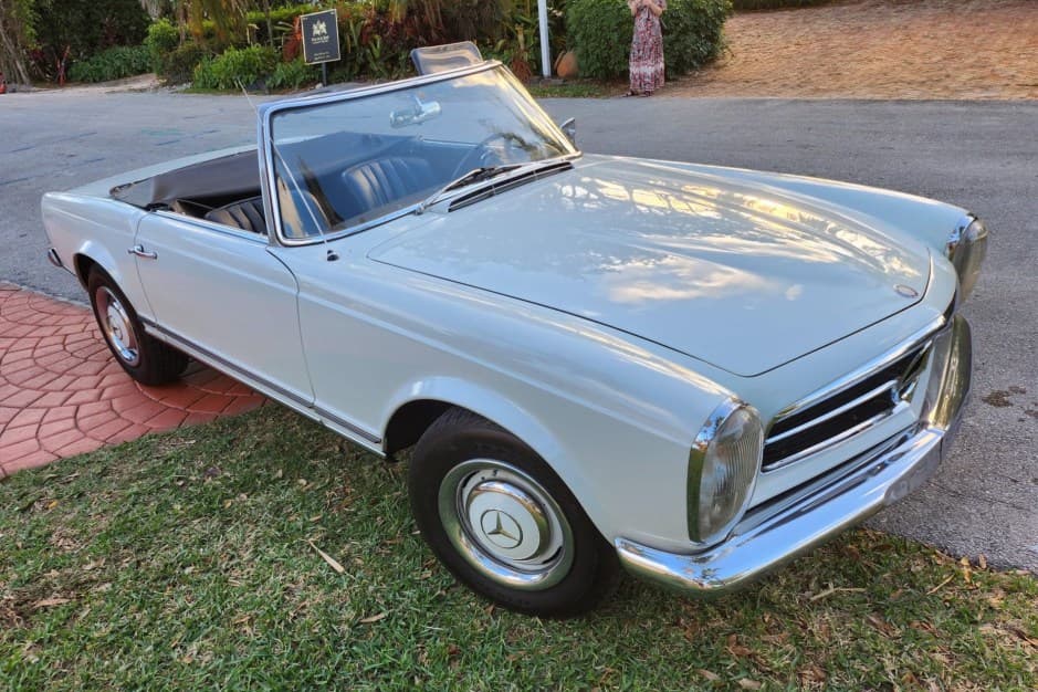1967 Mercedes-Benz W113 SL sold for $40,500