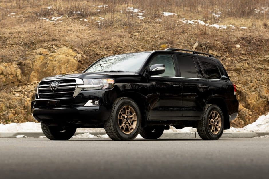 2021 Toyota Land Cruiser 200-Series sold for $133,000