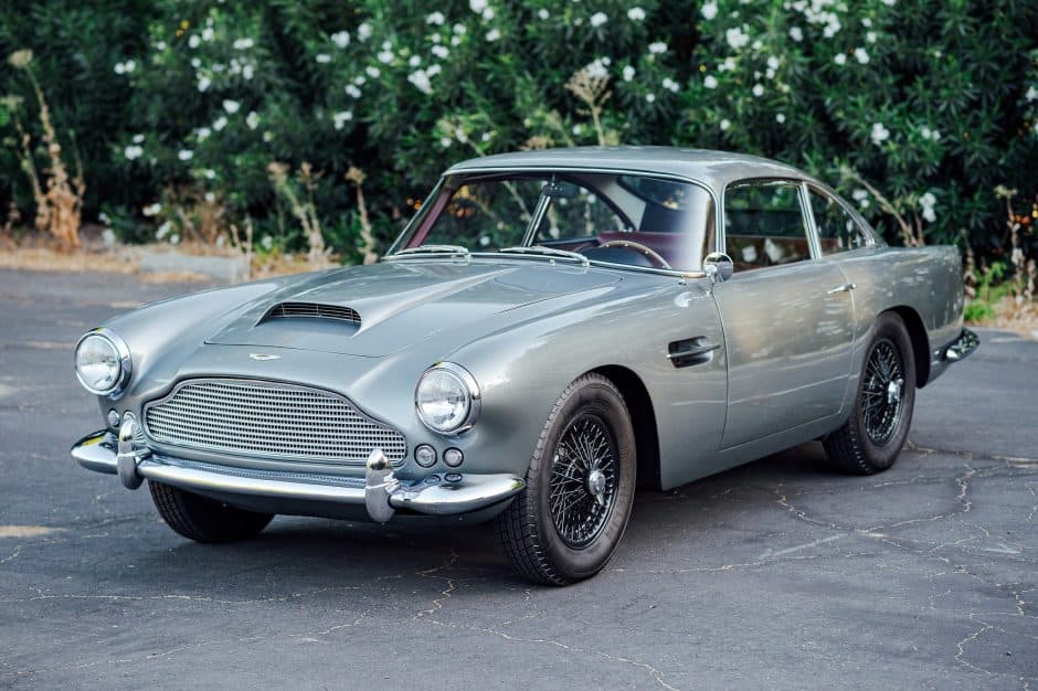 Aston Martin DB4