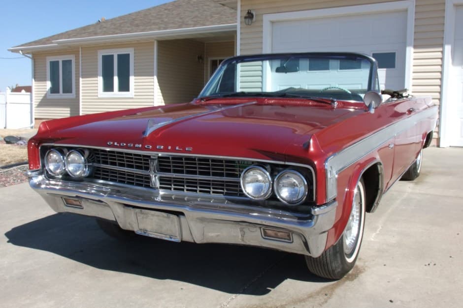1963 Oldsmobile Starfire sold for $18,150