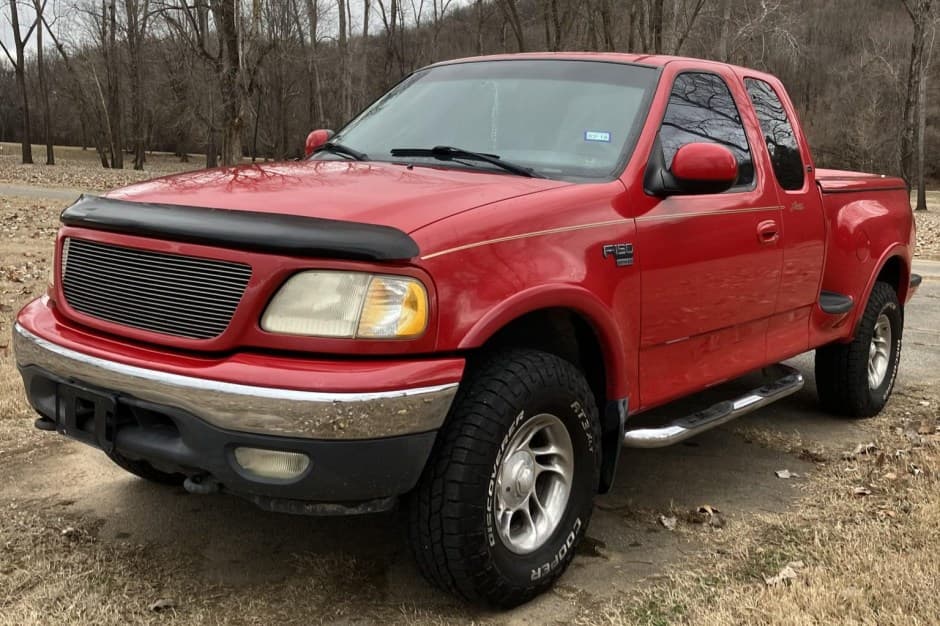 1999 Ford F-150 (1997-2004) sold for $17,500