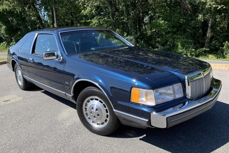 1987 Lincoln Continental Mark VII & Mark VII sold for $11,030
