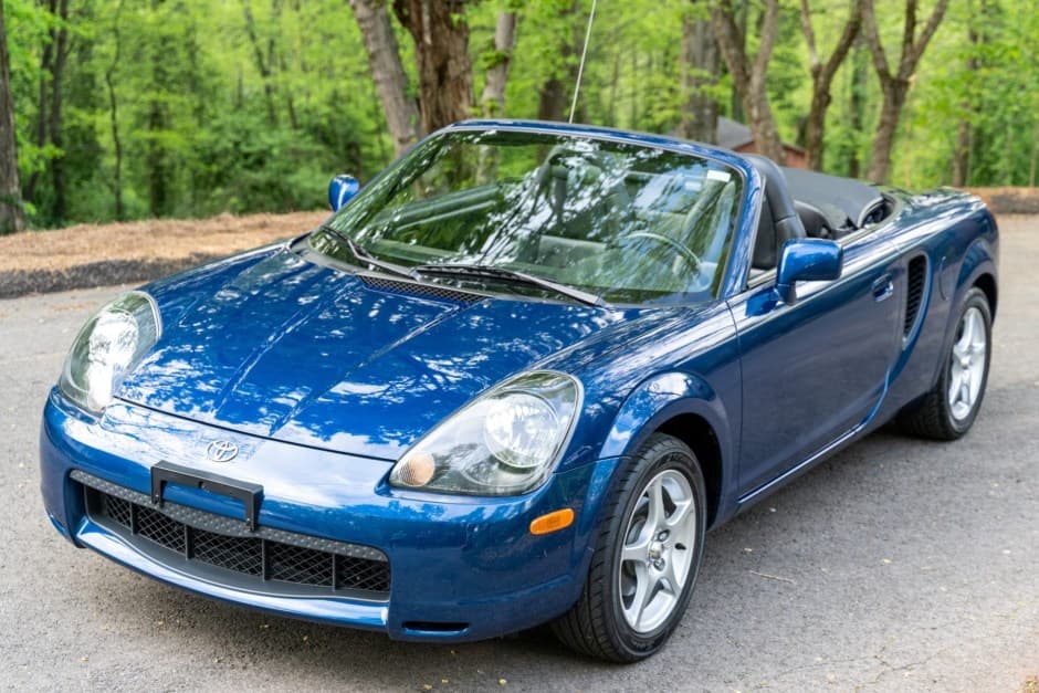 2002 Toyota W30 MR2 sold for $17,000