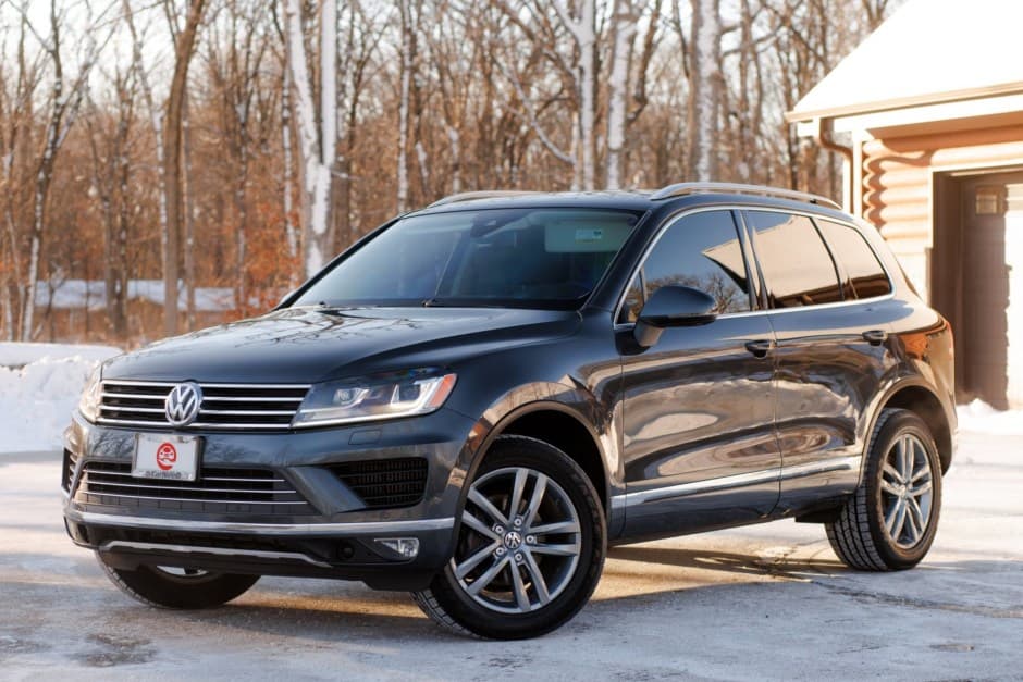 2016 Volkswagen Touareg sold for $26,500