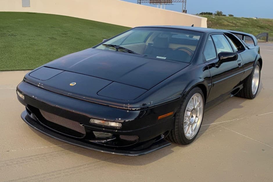 2003 Lotus Esprit sold for $135,000