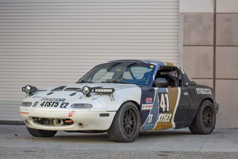 1990 Mazda NA MX-5 Miata sold for $12,750