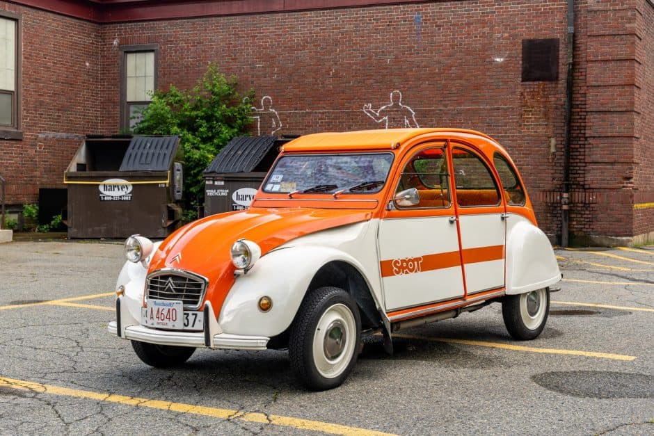 1974 Citroen 2CV sold for $10,500
