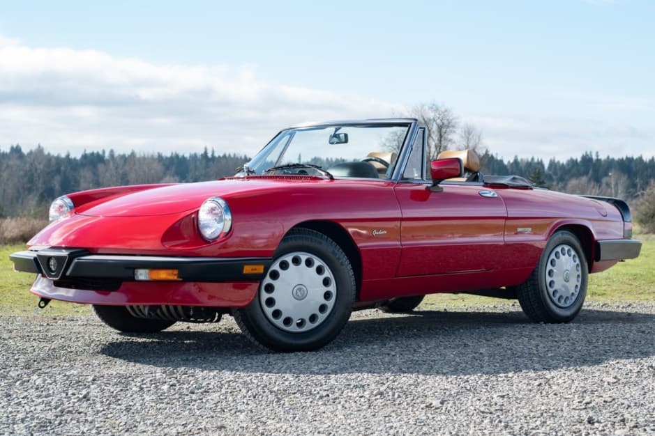 1989 Alfa Romeo 105/115 Spider Series 3 sold for $31,750