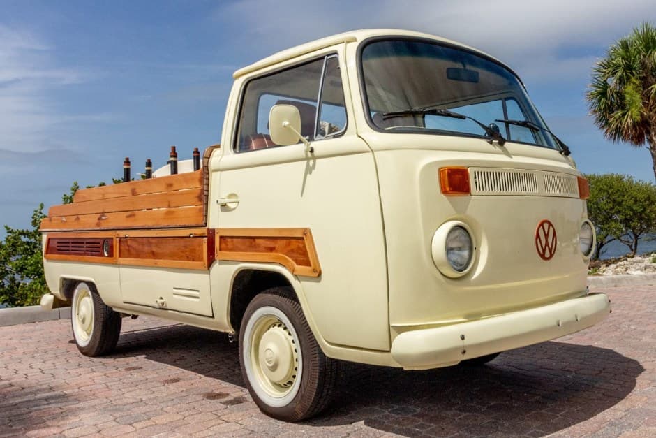 1993 Volkswagen Bay-Window Pickup sold for $19,000