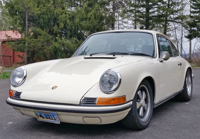 1971 Porsche LWB 911T (1969-1973) sold for $53,000