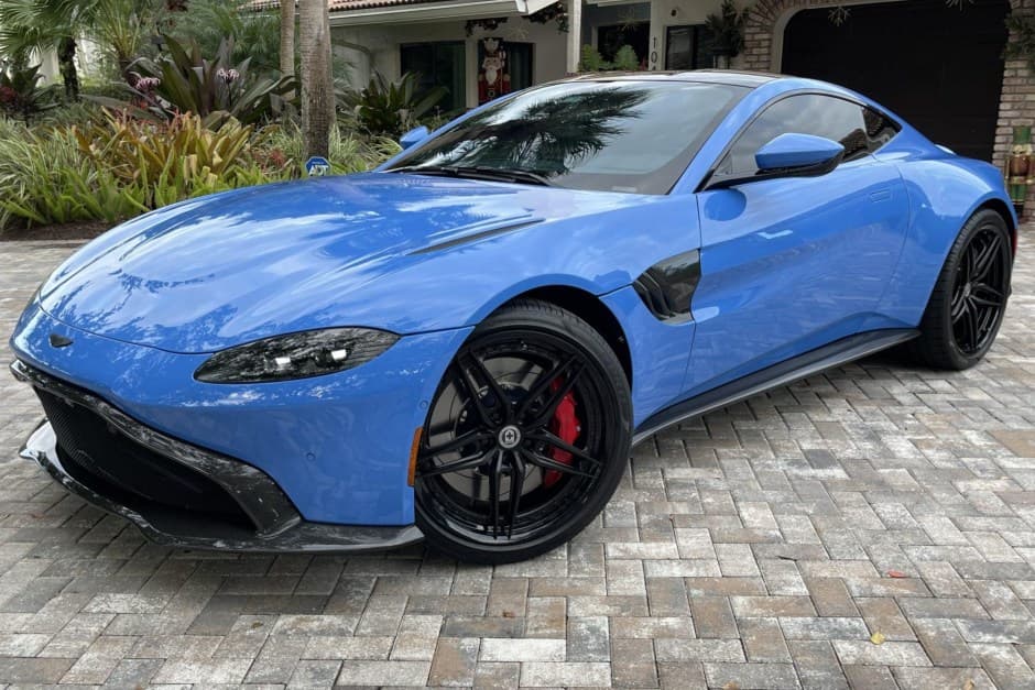 2022 Aston Martin V8 Vantage (2006+) sold for $116,000