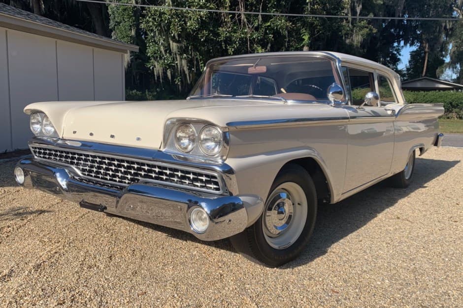1959 Ford  sold for $13,500