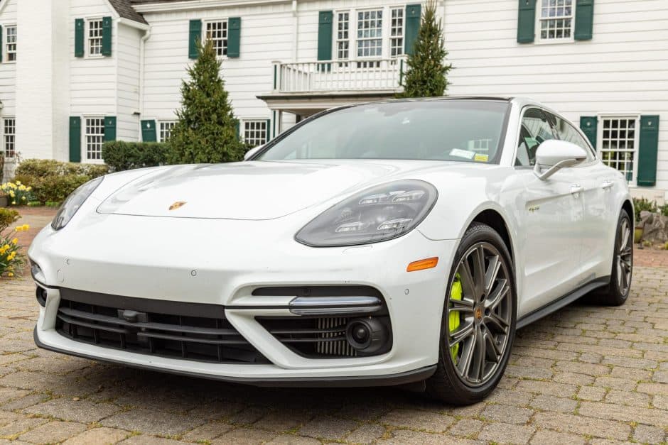 2018 Porsche Panamera sold for $92,007