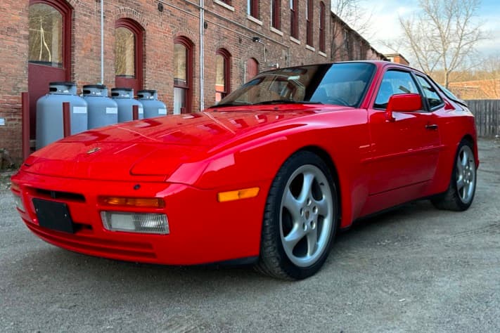 1990 Porsche 944 Turbo sold for $34,000