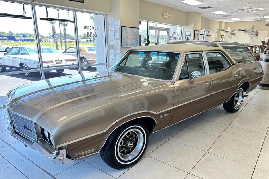 1972 Oldsmobile Vista Cruiser sold for $19,000