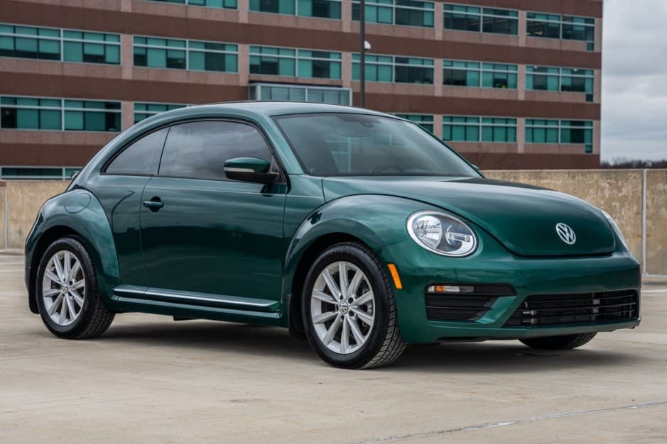 2018 Volkswagen A5 Beetle (2012-2019) sold for $22,750