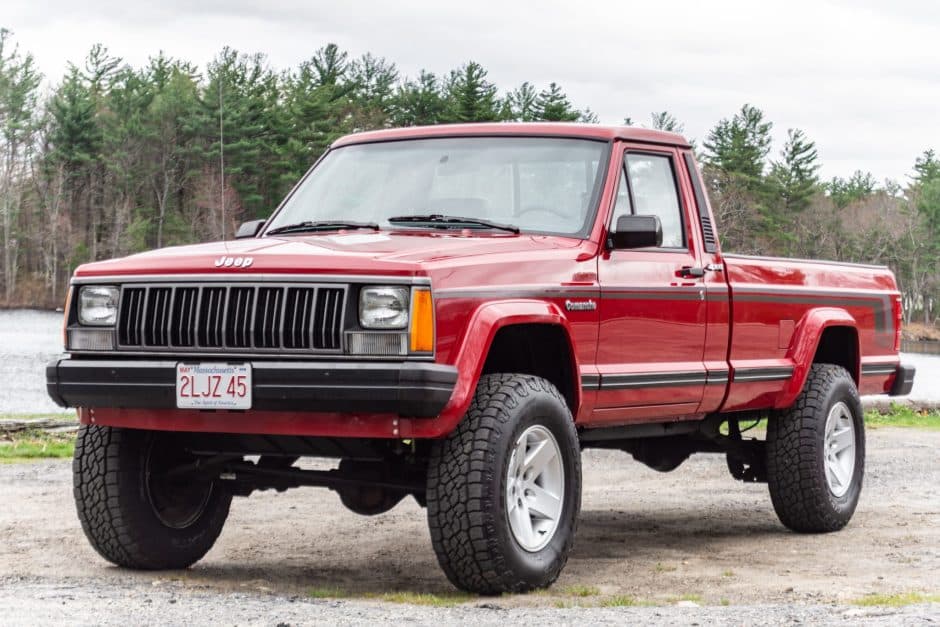 1990 Jeep Pickup sold for $18,000