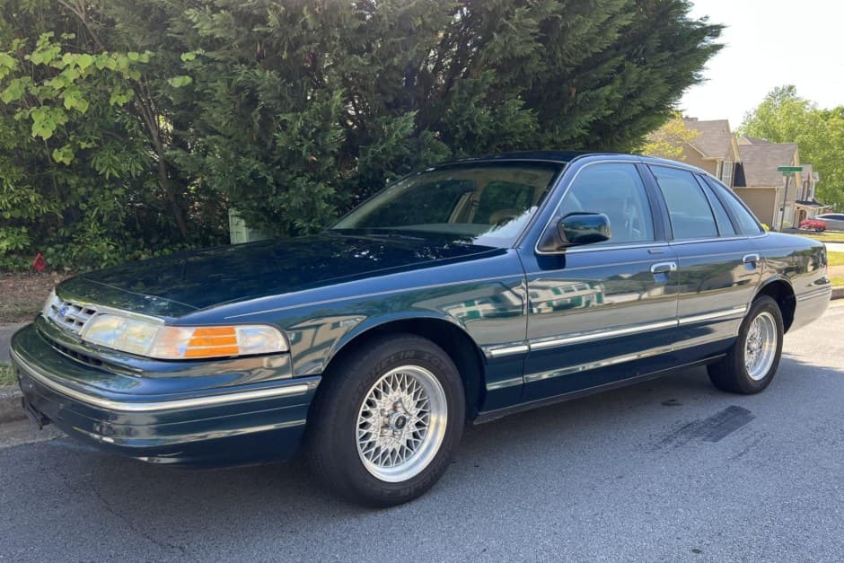 1997 Ford Crown Victoria sold for $10,250