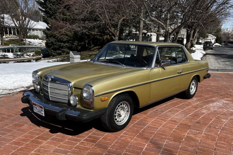 1974 Mercedes-Benz W114 & W115 sold for $19,999