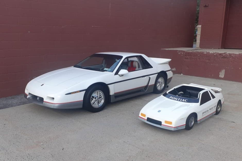 1984 Pontiac Fiero sold for $22,771
