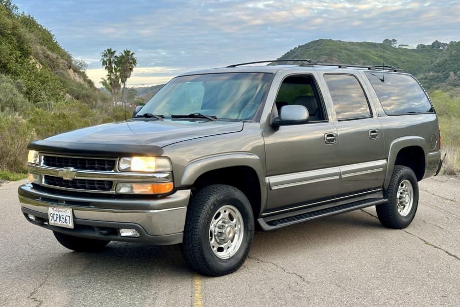 2001 Chevrolet Suburban (GMT800 2000-2006) sold for $28,750