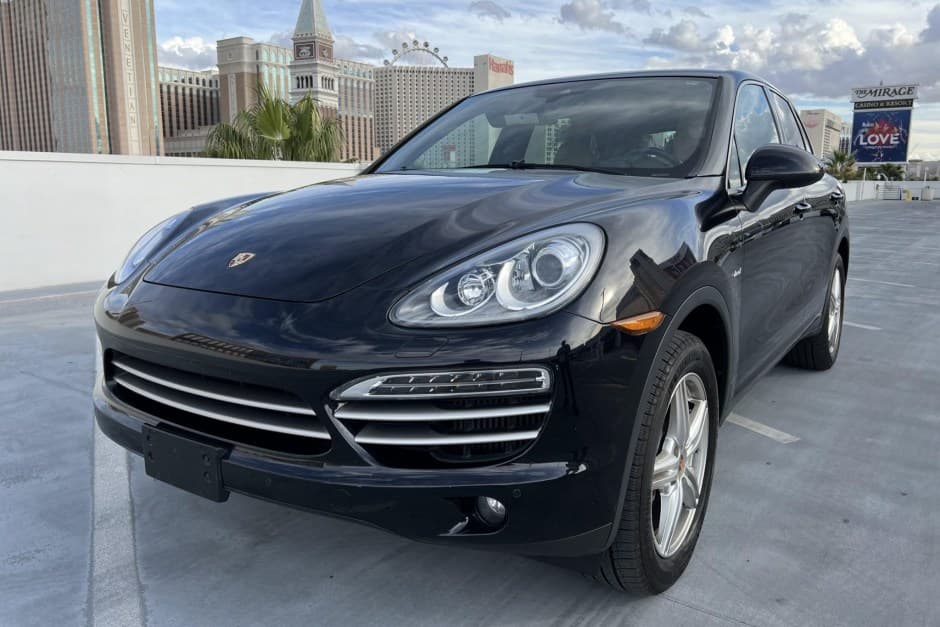 2014 Porsche 958 Cayenne (2011-2018) sold for $26,250