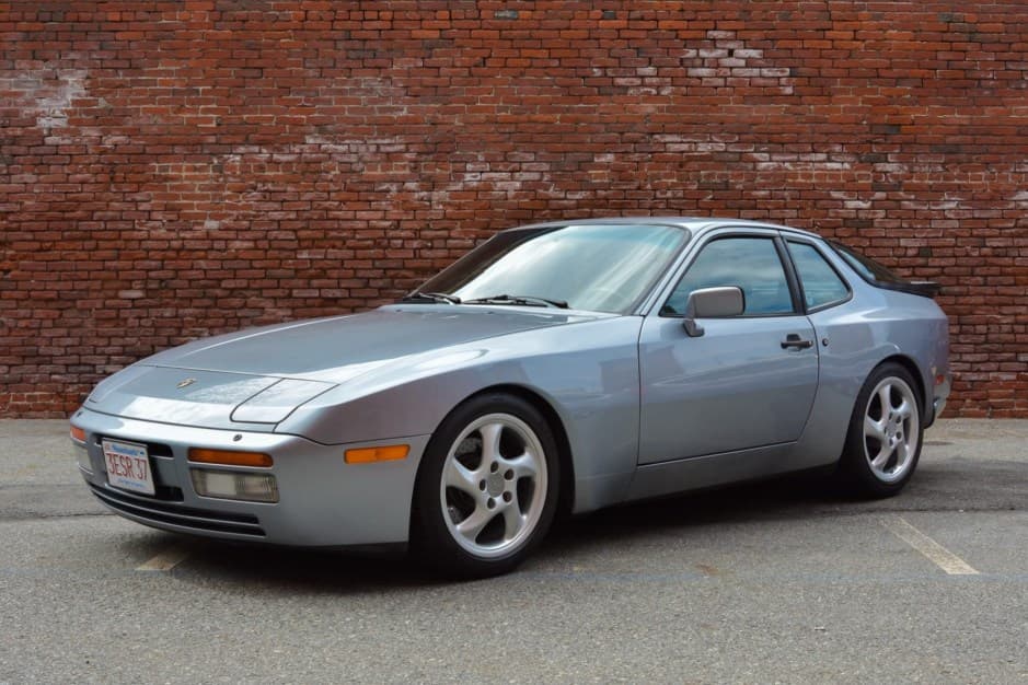 1986 Porsche 944 Turbo sold for $21,951