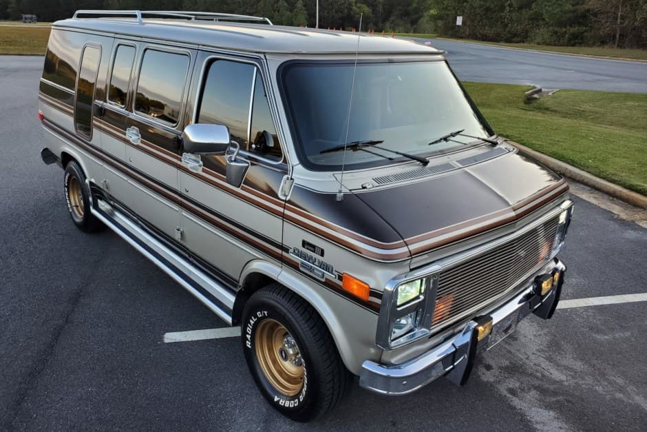 1988 Chevrolet G-Series Van sold for $12,150