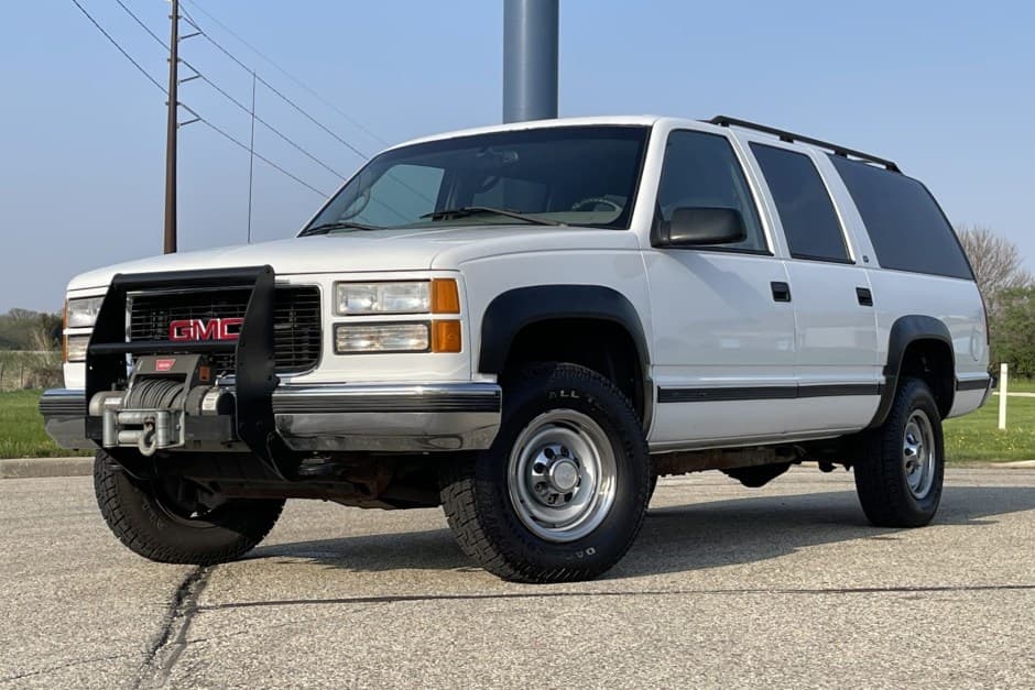 1999 GMC Suburban (GMT400 1992-1999) sold for $19,750