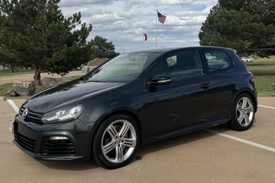 2012 Volkswagen Golf R sold for $17,750