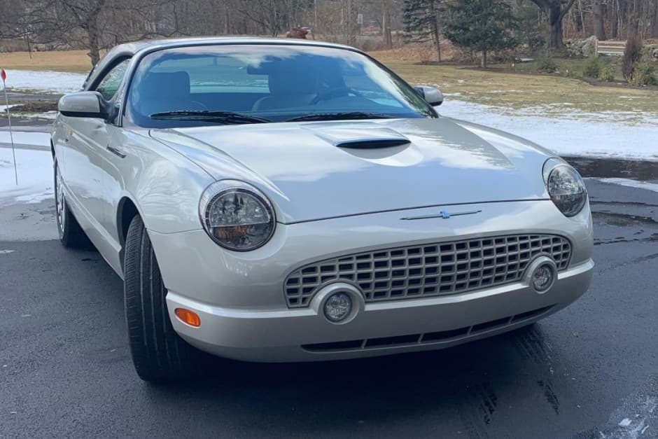 2005 Ford Thunderbird (2002-2005) sold for $22,250