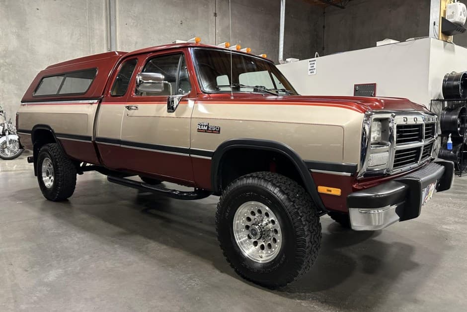 1992 Dodge Ram (1981-1993) sold for $40,000