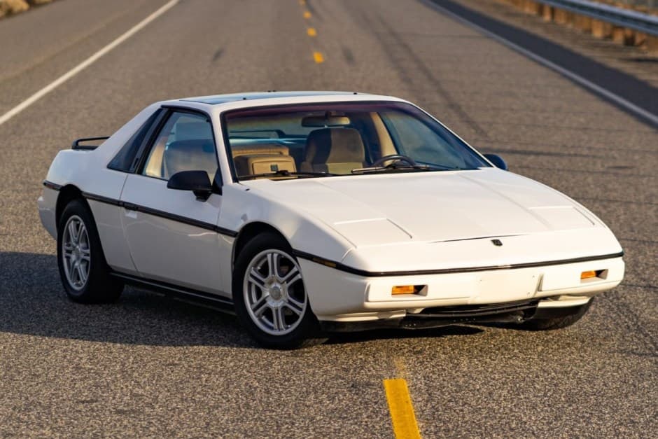 1985 Pontiac Fiero sold for $13,588