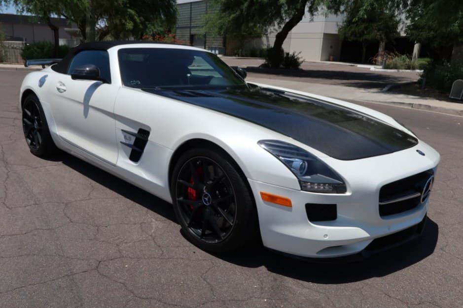 2015 Mercedes-Benz SLS AMG sold for $181,000