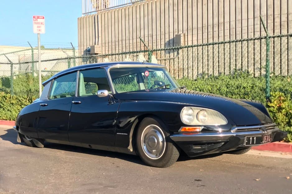 1967 Citroen DS sold for $38,000