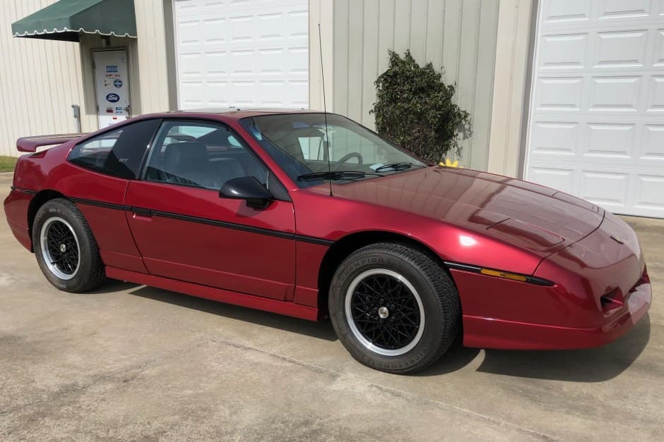 1988 Pontiac Fiero sold for $32,750