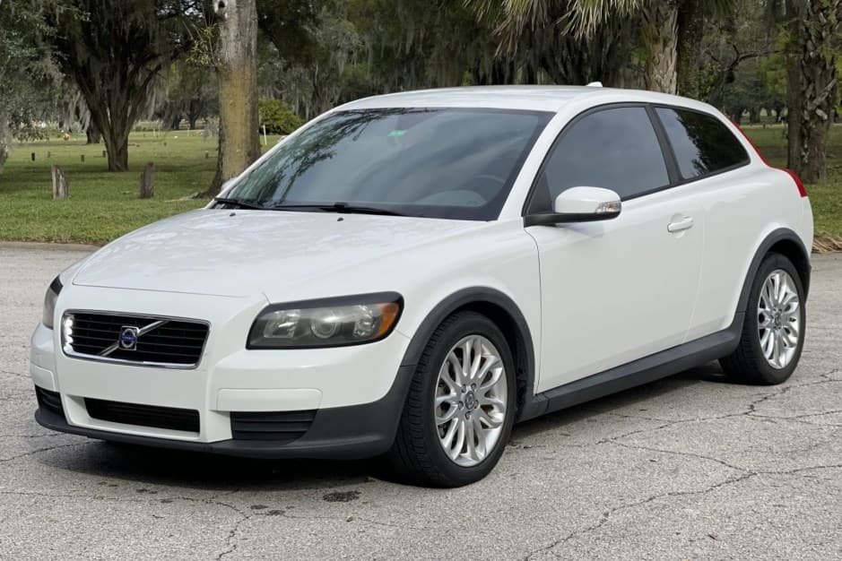 2009 Volvo C30 sold for $6,800