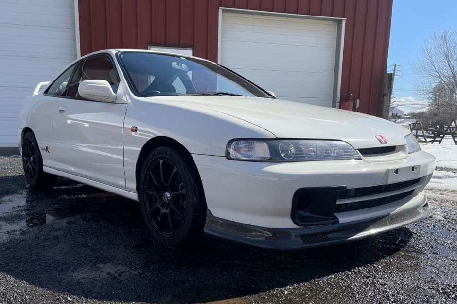 1995 Acura Integra Type R sold for $20,000