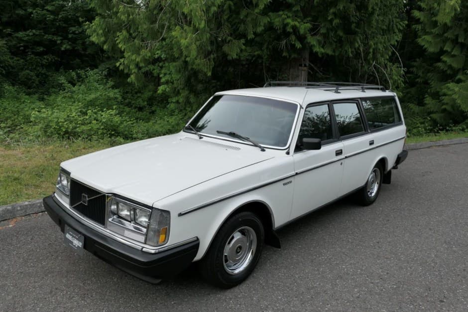1985 Volvo 240 sold for $10,250