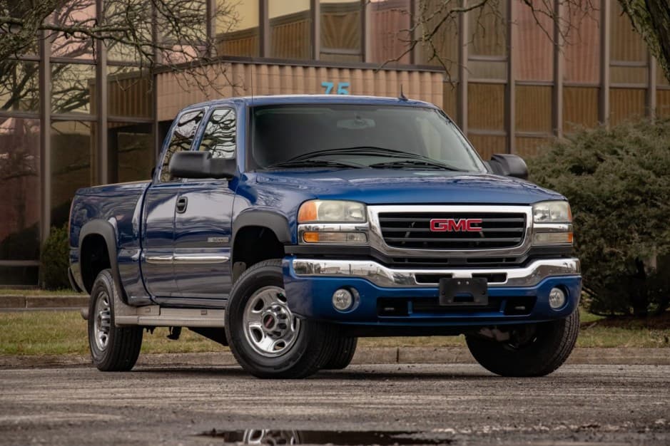 2004 GMC Sierra HD (GMT800 2000-2007) sold for $14,500