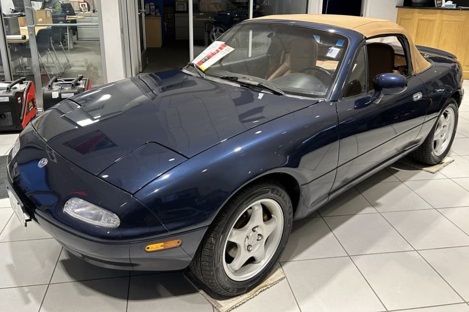 1997 Mazda NA MX-5 Miata sold for $10,500